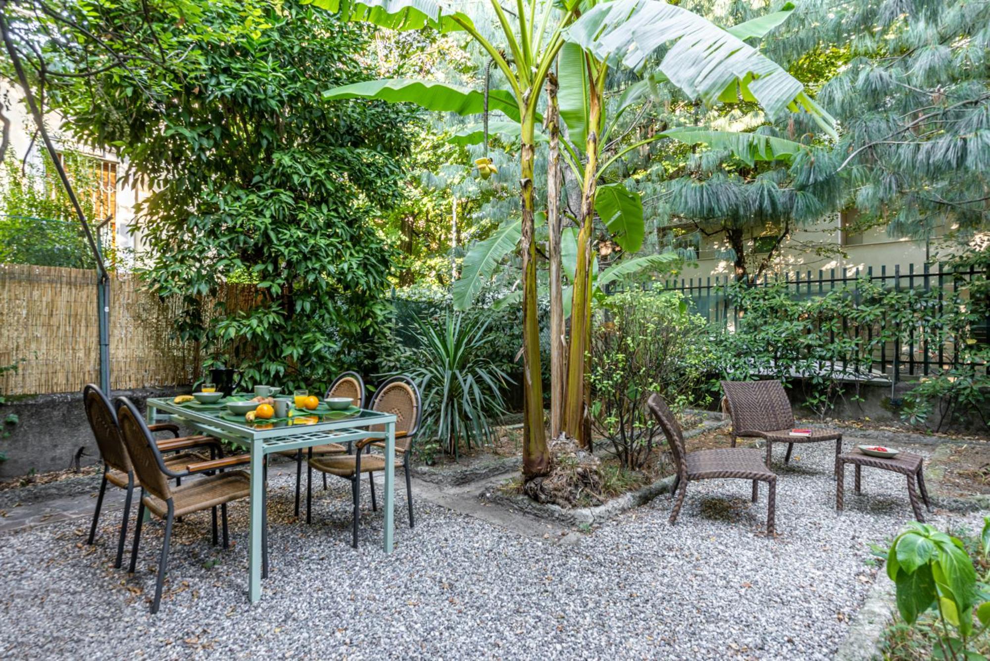 Bilocale Chic In Tropical A Due Passi Da Stazione Appartement
