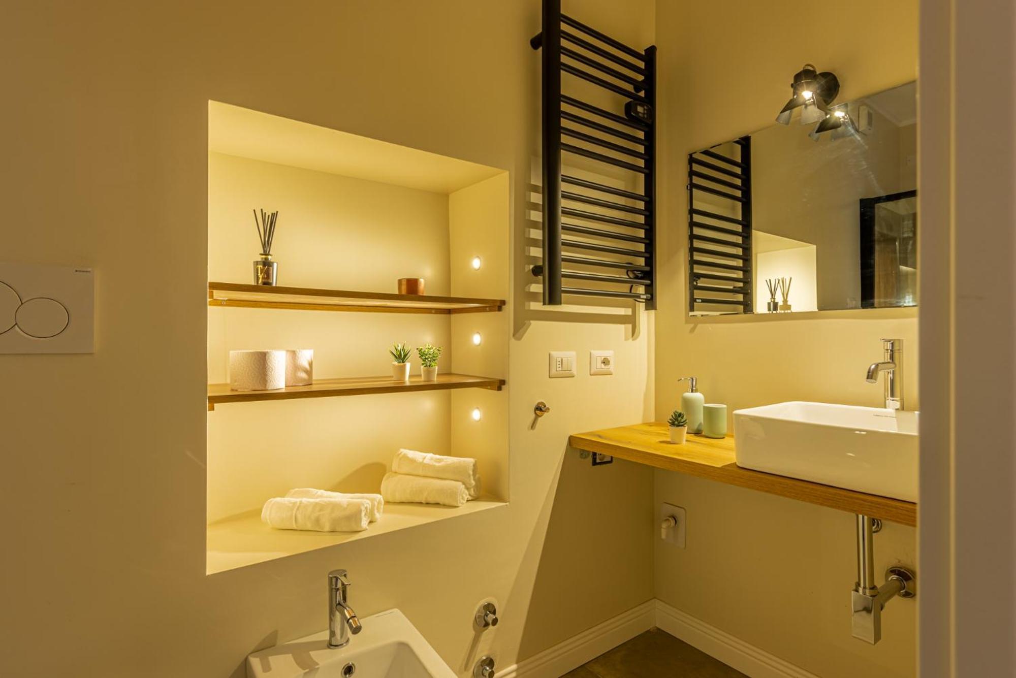 Bilocale Chic In Tropical A Due Passi Da Stazione Appartement *